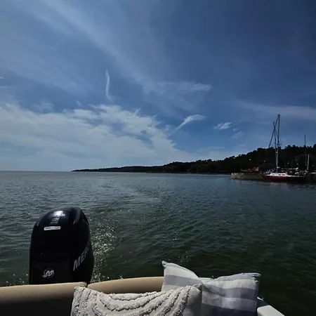 Privatus Plaukimas Pramoginiu Kateriu Vellamo Klaipeda